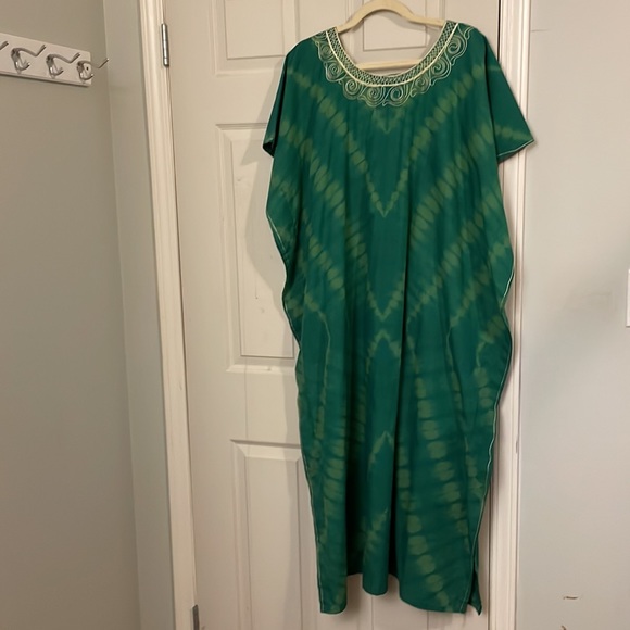 OS NWOT Glam Green & Gold Embroidered Tie Dye Mumu Type Dress fr South Africa - Picture 4 of 6